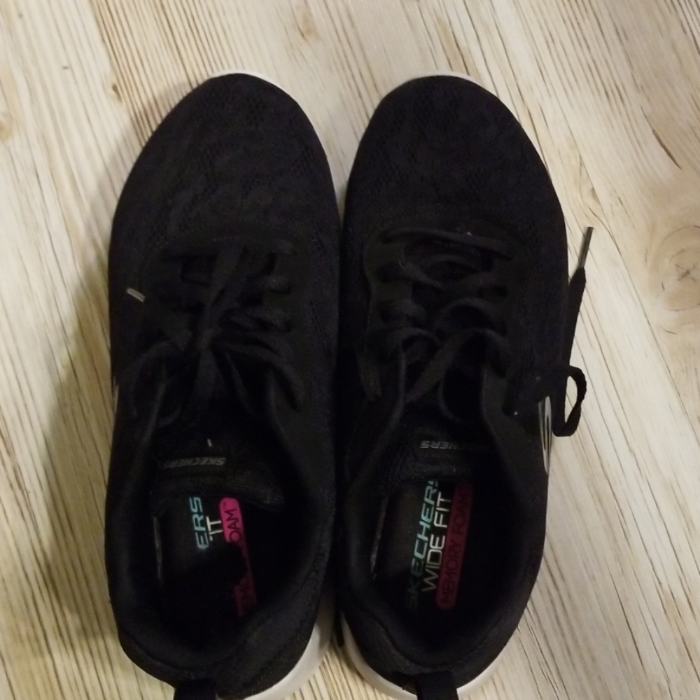 Black Sketchers